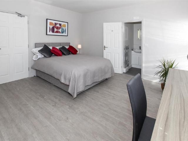Elizabeth Way, Cambridge CB4 1 bed in a house share to rent £1,100 pcm £254 pw