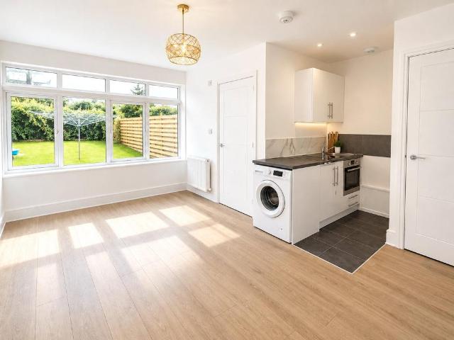 Elizabeth Way, Harlow, Essex, CM19 Studio to rent £1,000 pcm £231 pw