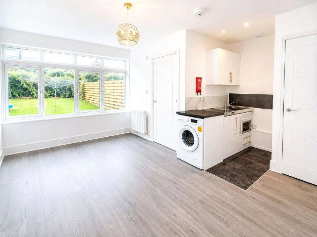 Elizabeth Way, Harlow, Essex CM19, Studio to rent, £1,000 pcm | PrimeLocation