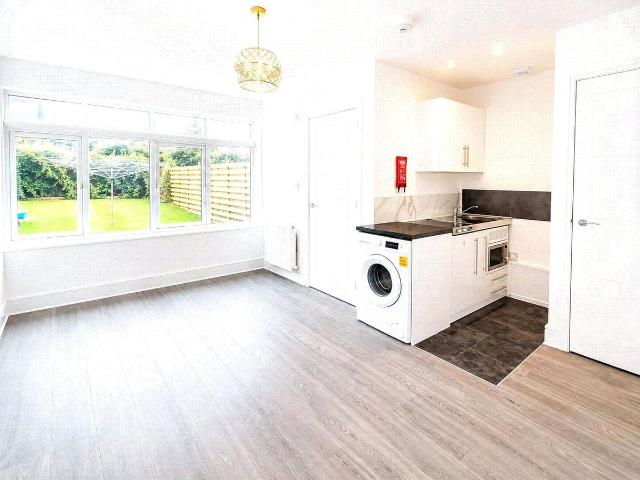 Elizabeth Way, Harlow, Essex CM19, Studio to rent, £1,000 pcm | PrimeLocation
