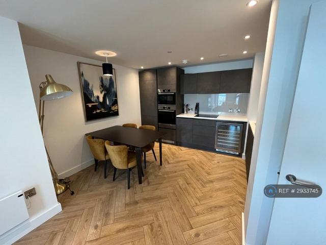 Elizabeth Tower, Manchester, M15 2 bed flat to rent £2,095 pcm £483 pw