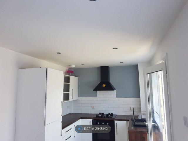 Elizabethan Way, Renfrew PA4, 3 bed terraced house to rent, £1,100 pcm | PrimeLocation