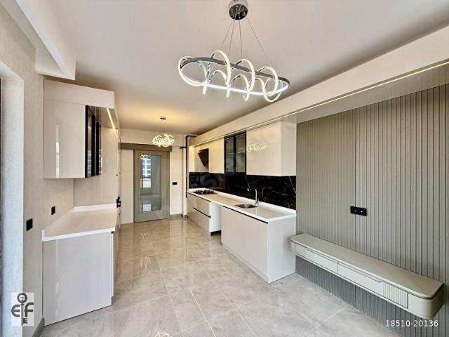ELİF EMLAK'tan SİTE İÇERİSİNDE K.OTOPARKLI 4+1 SIFIR DAİRE