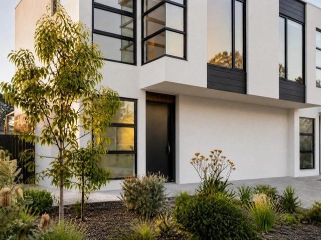 ELIAS SALIMI FROM REX PROUDLY PRESENTS STATE OF THE ART LUXURY TOWNHOUSES NO BODY CORP, NO HEADACHES JUST SMART BUYING! investors delight $600 per week return NO BODY CORP