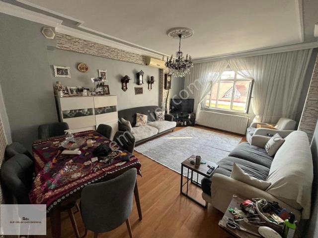 Elif Emlaktan Eşyalı 2+1 Metrobüse Yakın Daire