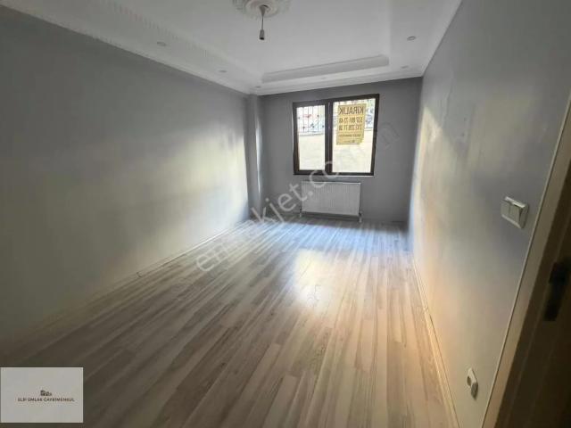 Elif Emlaktan Kiralık 2+1 Metrobüs Durağına 50 Mt Mesadefe