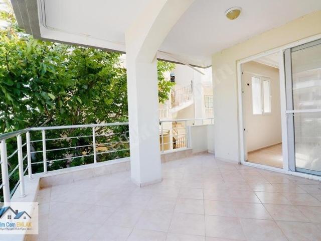 Elif Kanlıoğlu Parkı Yanında Arakat 3 Cephe 3 Balkon Kiralık 2+1