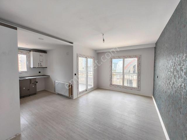 Elif Su'da Merkezi Konumda 77 M² Net, 7/4. Katı, Açık Mutfak 2+1