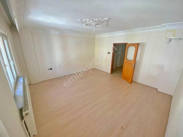 Çelik Emlaktan Sunullah Mah 2+1 Arakat Kiralık Daire
