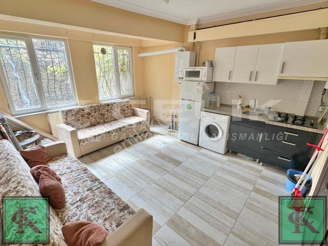Çelik'ten İhsaniye Mah Bahçeli Kısmi Eşyalı 1+1 Kiralık Daire