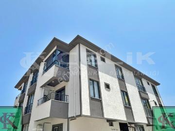Çelik'ten Site İçersinde Otoparklı Sığınaklı Kiralık 1+1 Daire