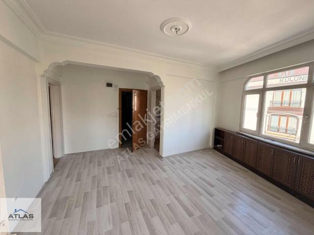 Çeliktepede Ana Cadde Üstünde 2+1 Kiralık Daire
