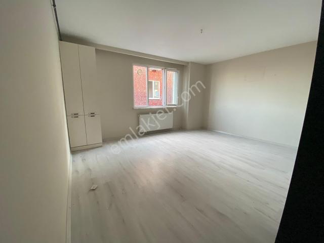 Çeliktepe'de 4.levent Metroya 2 Dk 2+1 Kiralık Daire,artumdan