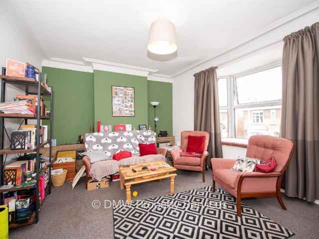 Ella Road, West Bridgford, Nottingham NG2, 3 bed flat to rent, £1,200 pcm | PrimeLocation