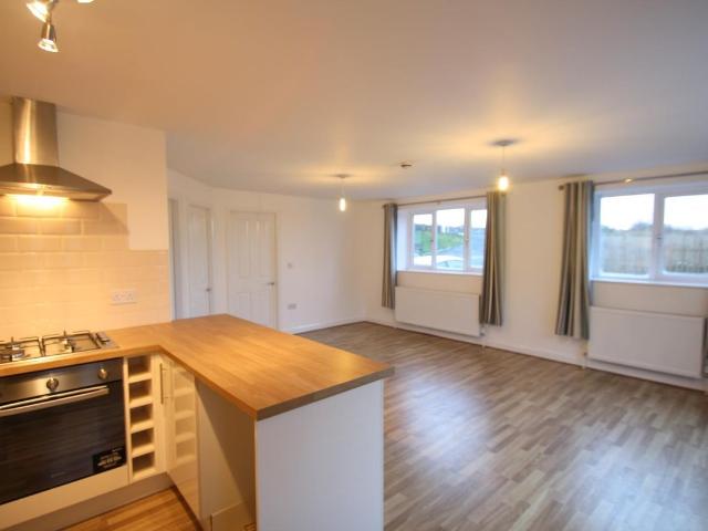Elland Road, Churwell, Morley, Leeds LS27, 2 bed flat to rent, £900 pcm | PrimeLocation