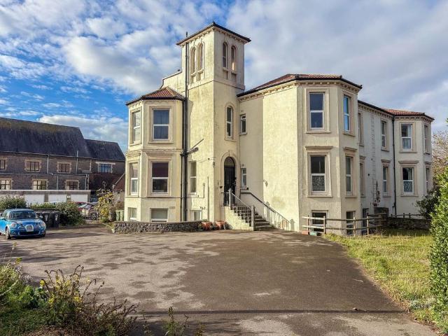 Ellenborough Park South. 2 bed flat to rent £975 pcm £225 pw