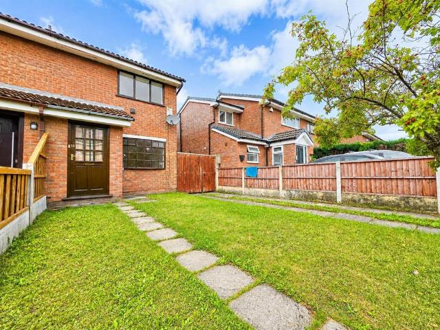 Ellenbrook Close, Manchester 2 bed semi detached house to rent £1,100 pcm £254 pw