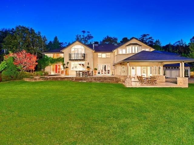 'ELLENGOWAN' LANDMARK BLUE MOUNTAINS ESTATE!