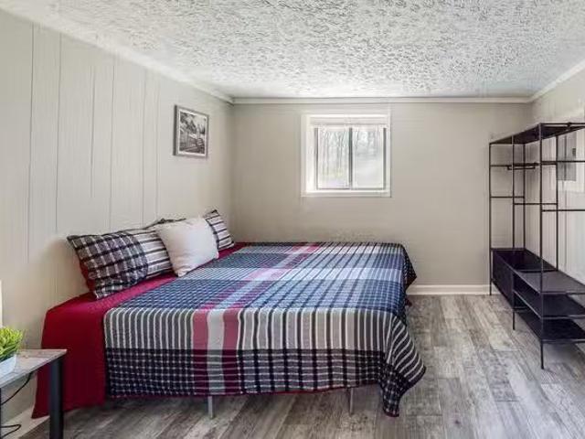 Ellenwood House with Dining area. Spacious & comfortable id..