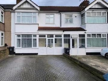 Ellesmere Gardens, London, IG4 5DA, United Kingdom | 3 bed house for rent #139265971 | Rentberry