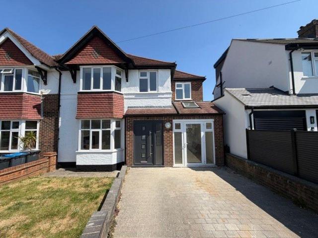 Ellesmere Drive, Sanderstead 5 bed semi detached house to rent £3,300 pcm £762 pw