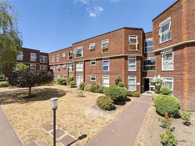 Ellesmere Road, Weybridge, Surrey KT13, 2 bed flat to rent, £1,800 pcm | PrimeLocation