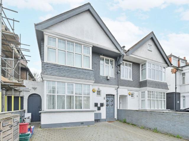 Ellesmere Road, Chiswick, London W4, 3 bed flat to rent, £6,500 pcm | PrimeLocation