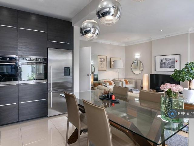 Ellesmere Road, London, W4 3 bed maisonette to rent £3,995 pcm £922 pw