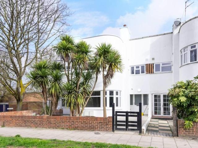Ellesmere Road, London W4, 1 bed flat to rent, £2,050 pcm | PrimeLocation