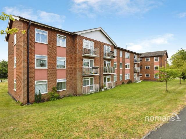 Elleray Court, Ash Vale, Aldershot, GU12 2 bed flat to rent £1,450 pcm £335 pw
