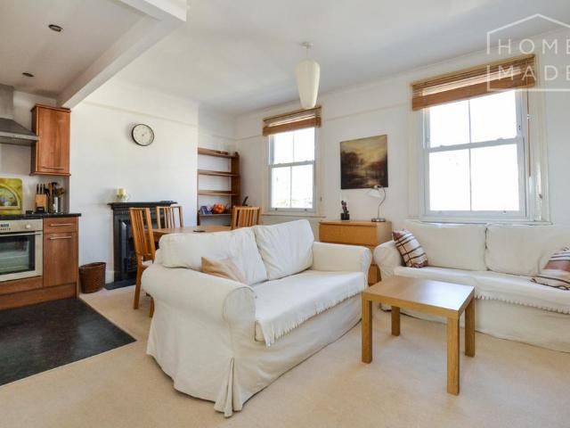 Ellerslie Road, Shepherds Bush, W12 2 bed flat to rent £2,300 pcm £531 pw