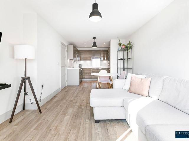 Ellerton Road, Watton Point KT6, 1 bed flat to rent, £1,600 pcm | PrimeLocation
