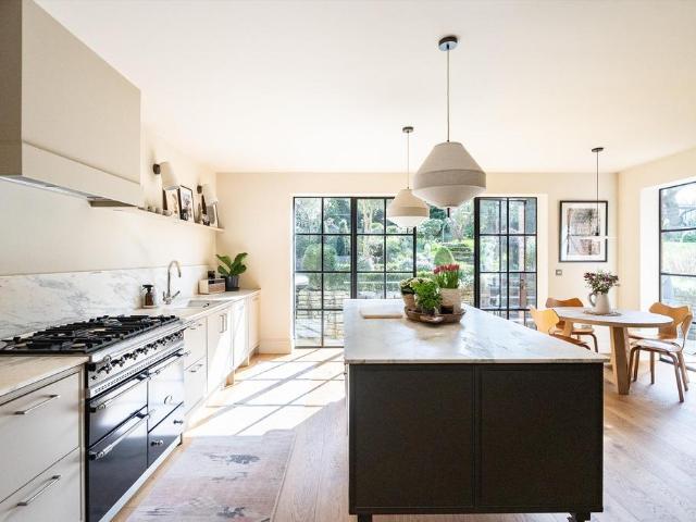 Ellerton Road, Wimbledon, London, SW20 6 bed detached house to rent £17,500 pcm £4,038 pw