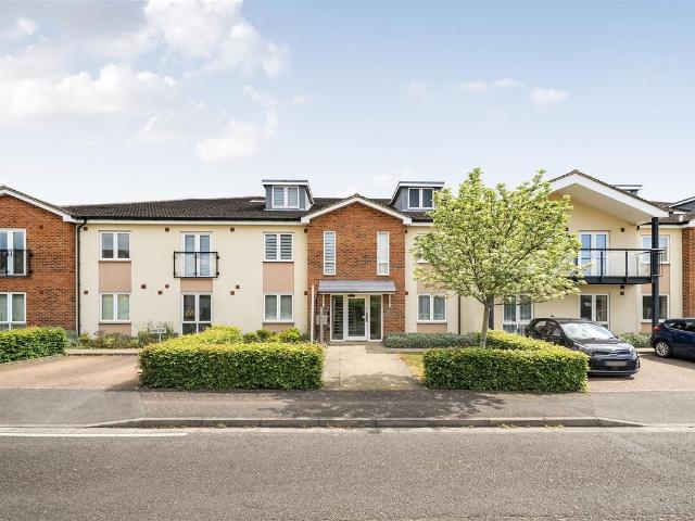 Elliott Avenue, Ruislip HA4, 2 bed flat to rent, £1,950 pcm | PrimeLocation