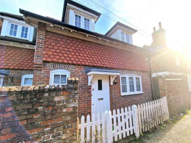 Elliotts Lane, Brasted, Westerham, TN16 2 bed semi detached house to rent £1,895 pcm £437 pw