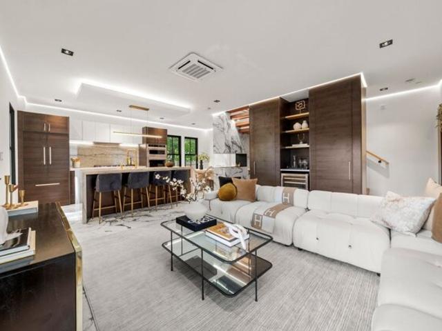 Elliot Carriage House St S Unit,newton, Condo For Sale