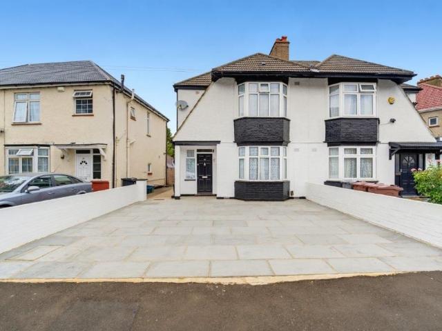 Ellington Road, Hounslow TW3, 3 bed semi detached house to rent, £2,650 pcm | PrimeLocation