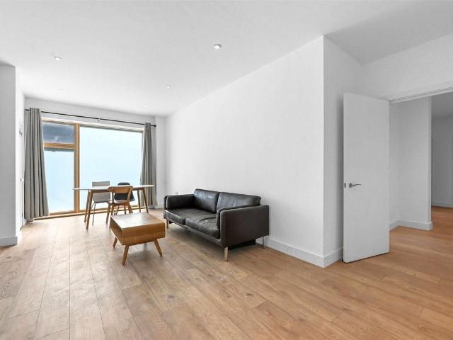 Ellingfort Road, Hackney, London E8, 3 bed flat to rent, £4,000 pcm | PrimeLocation