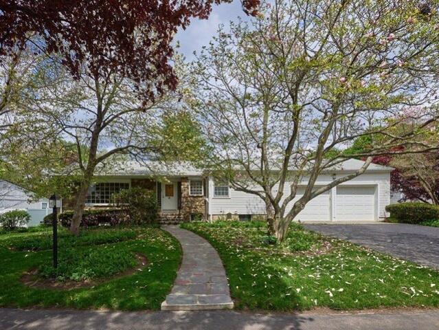 Ellis Dr, Worcester, Home For Sale