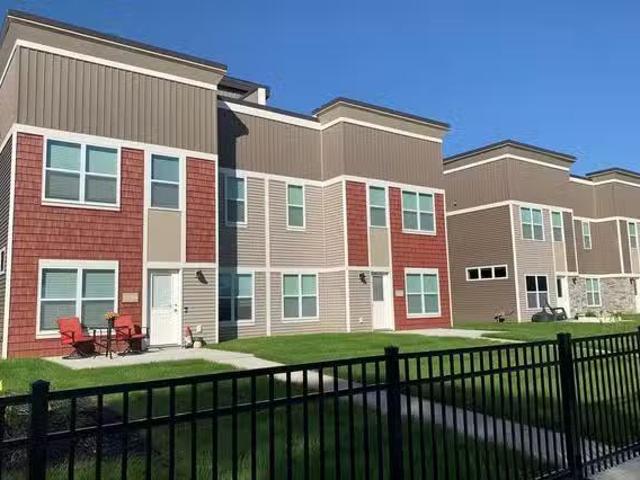 Ellis Flats, 1648 Ellis Blvd Northwest, Northwest Area 3 Bed.