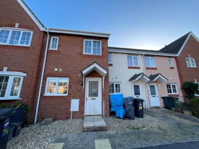 Ellis Park, St Georges. 2 bed house to rent £1,150 pcm £265 pw