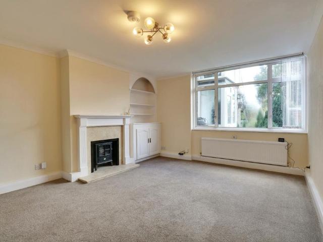 Ellison Road, Kent DA15 2 bed flat to rent £1,500 pcm £346 pw