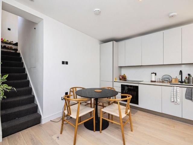 Ellsworth Street, Bethnal Green, London E2, 2 bed maisonette to rent, £3,500 pcm | PrimeLocation