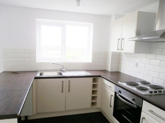 Ellsworth Rise, Nottingham, NG5 3 bed terraced house to rent £900 pcm £208 pw