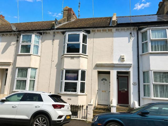 Elphick Road, Newhaven BN9, 1 bed flat to rent, £925 pcm | PrimeLocation