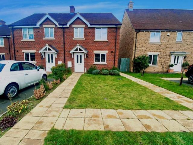 Elstow, Bedford, MK42 3 bed house to rent £1,550 pcm £358 pw