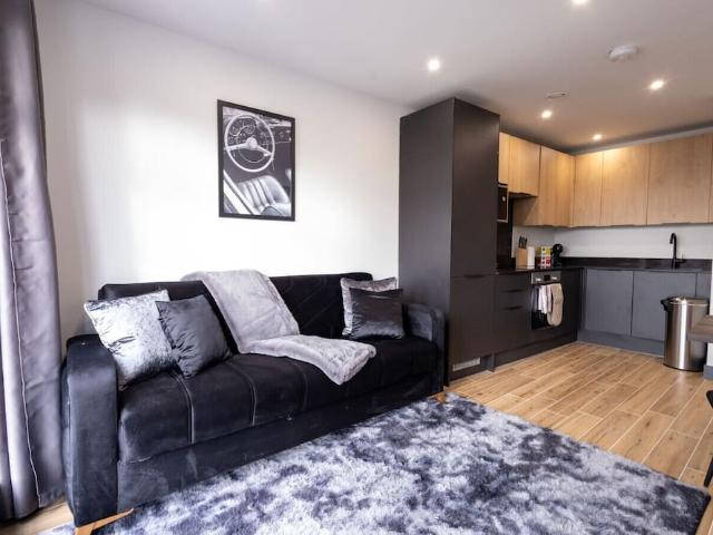 Elstree and Borehamwood, WD6 1DL, United Kingdom | 1 bed apartment for rent #154348619 | Rentberry