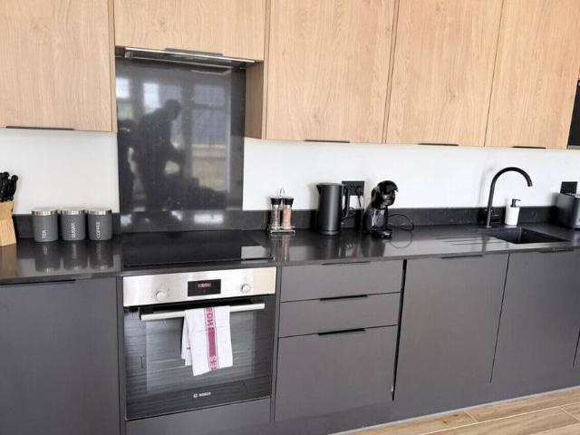 Elstree and Borehamwood, WD6 1DL, United Kingdom | 3 bed apartment for rent #171528915 | Rentberry