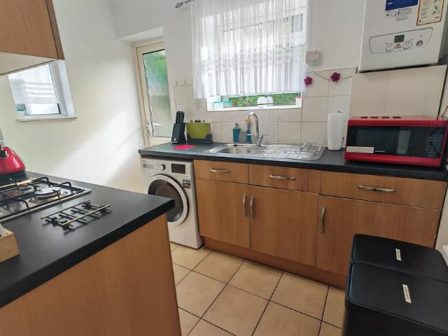 Elstree and Borehamwood, WD6 1PS, United Kingdom | 2 bed apartment for rent #168063601 | Rentberry