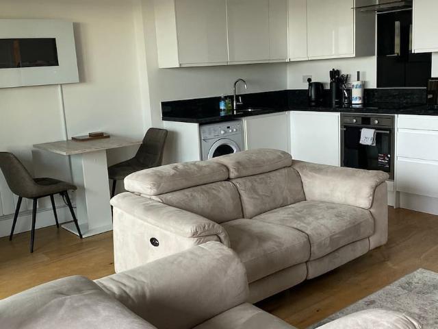 Elstree and Borehamwood, WD6 1SD, United Kingdom | 1 bed apartment for rent #98279430 | Rentberry